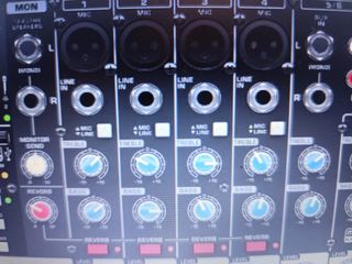 Equipo completa sonido