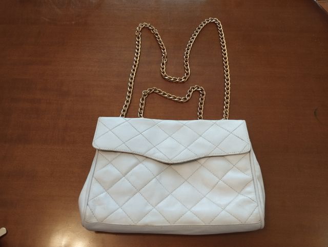 Elegante bolso blanco piel.
