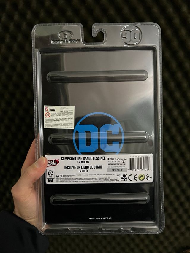 Batman Fighting The Frozen Mcfarlane + DC comic