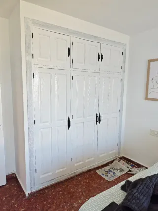 Pintor y alisador tapado de gotelé  profesional