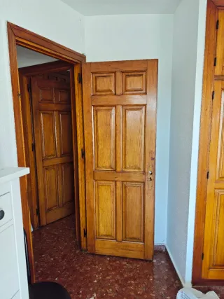 Pintor y alisador tapado de gotelé  profesional