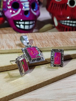 LINDO CONJUNTO DE JOYAS EN PLATA Y OPALO
