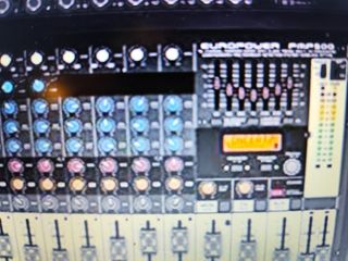 Mescladora autoamplificada