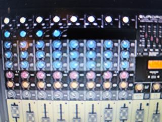 Mescladora autoamplificada