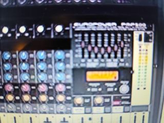 Mescladora autoamplificada