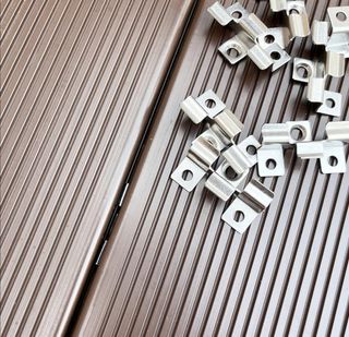 Clips fijación lamas composite