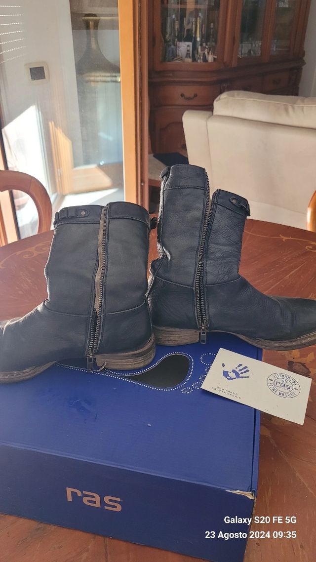 Stivaletto con zip ras