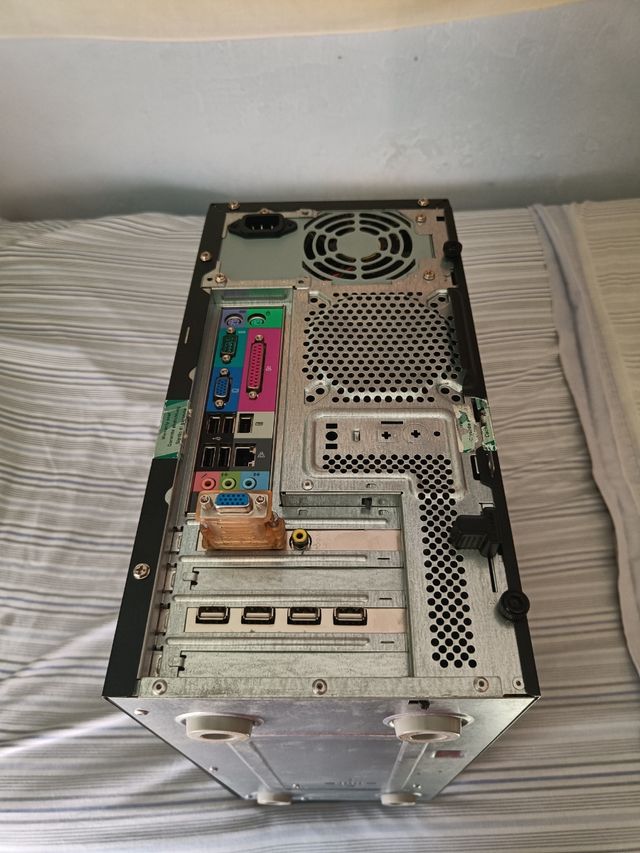 AMD Athlon Tower 2,5 GB di ram