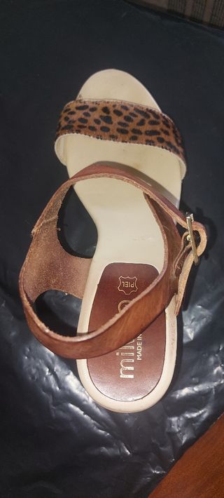 Rebajadísimas!!! Sandalias Mimao de piel