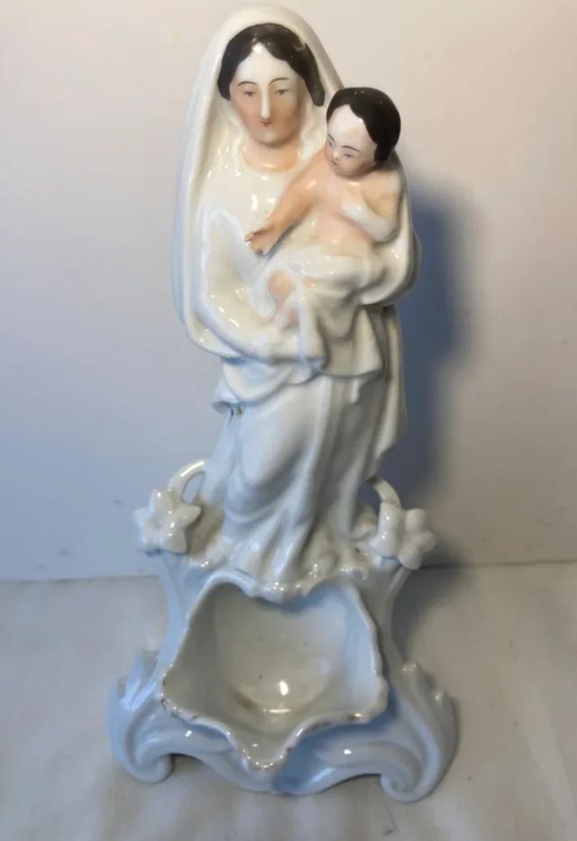 Figura Porcelana- Virgen Benditera- 30 cm