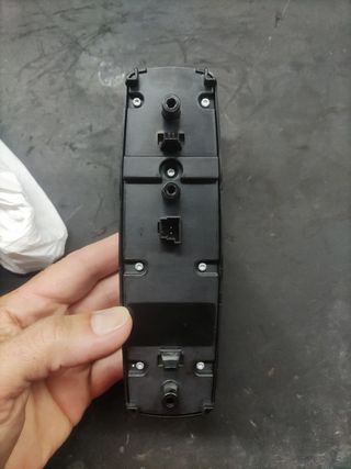 Botonera elevalunas clase b