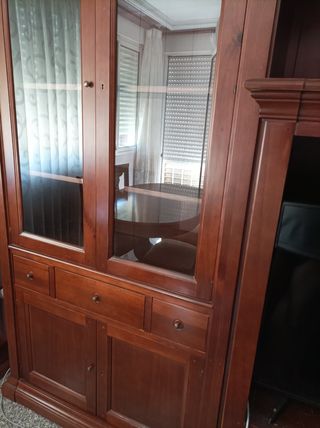 Comedor mueble y mesa cuatro sillas