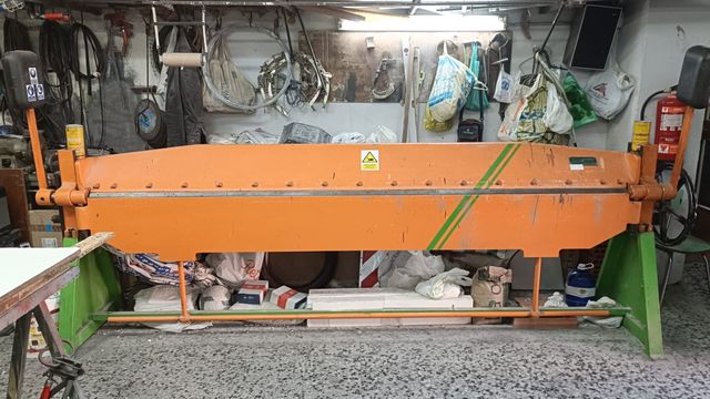 PLEGADORA MANUAL DE 3 MTS. MARCA CDR