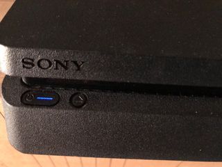 PS4 Slim+mando