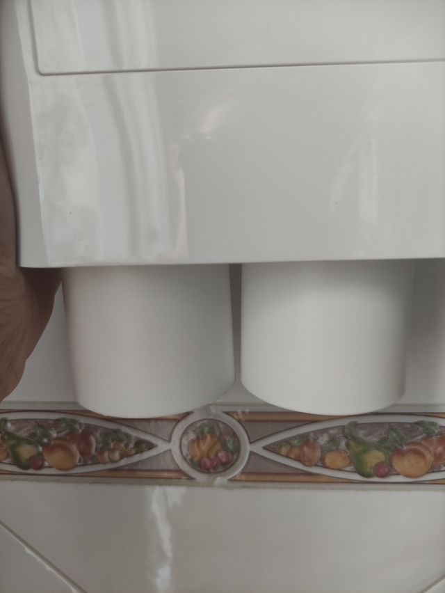 Porta cepillos de dientes y dispensador 