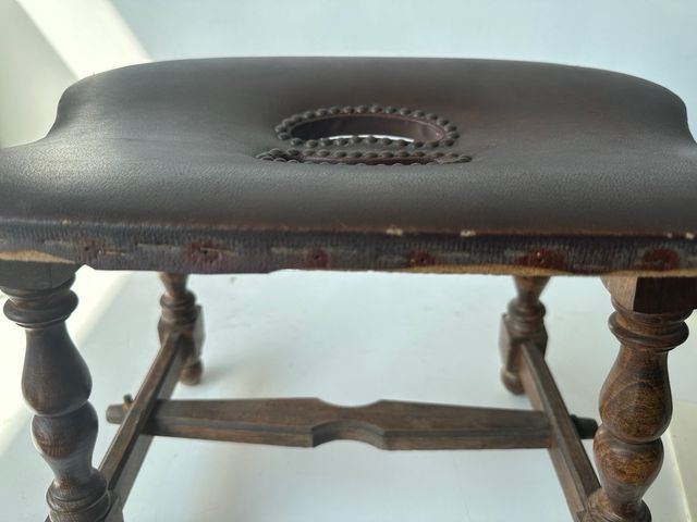 Antiguo taburete castellano