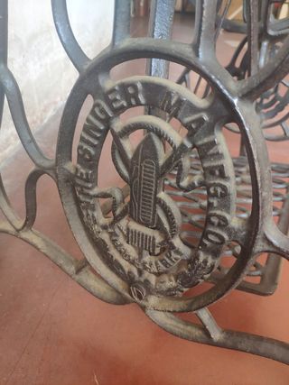 Pie máquina de coser SINGER