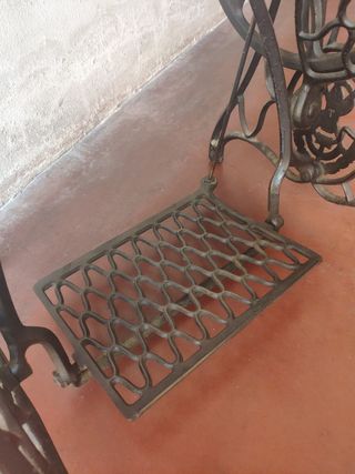 Pie máquina de coser SINGER