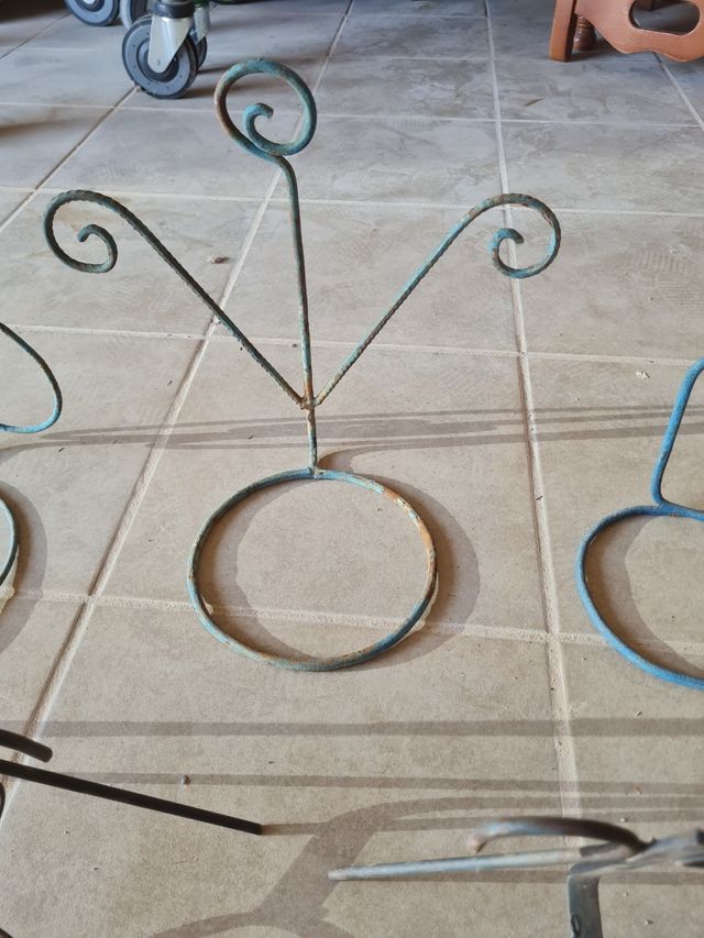 Soportes forja para macetas