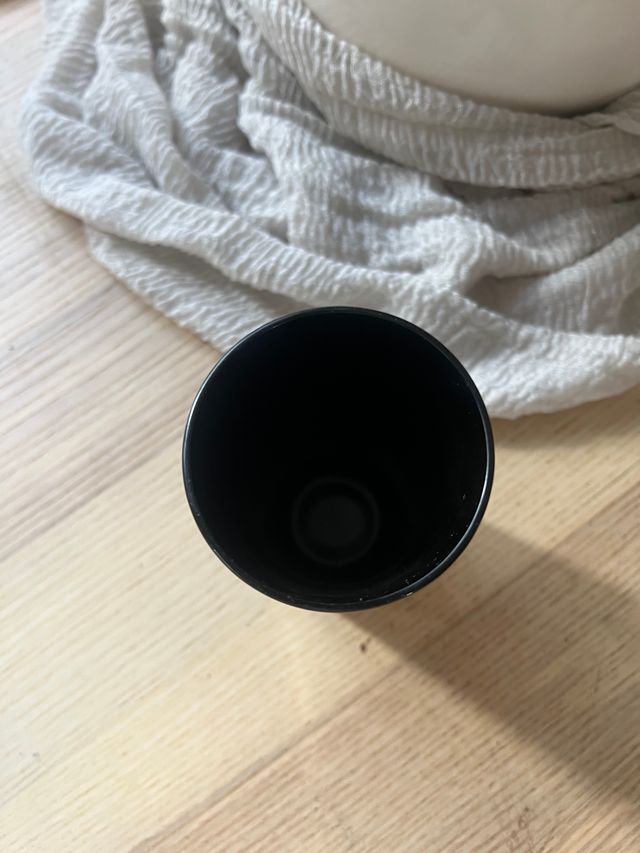 Vaso negro IKEA
