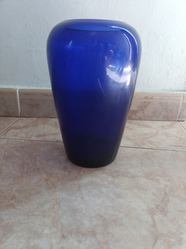 Jarrón azul marino