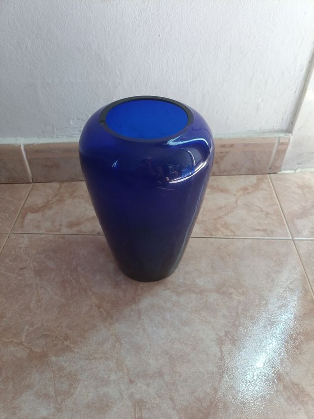 Jarrón azul marino