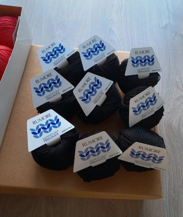 9 gomitoli cotone nero 