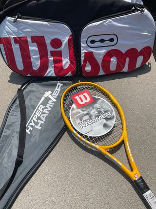 Bolsas y raqueta de tenis wilson