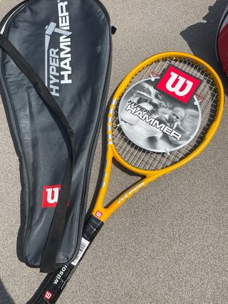 Bolsas y raqueta de tenis wilson