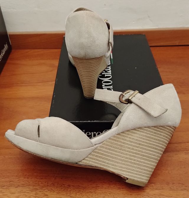 Sandali Nero Giardini colore avorio tacco alto