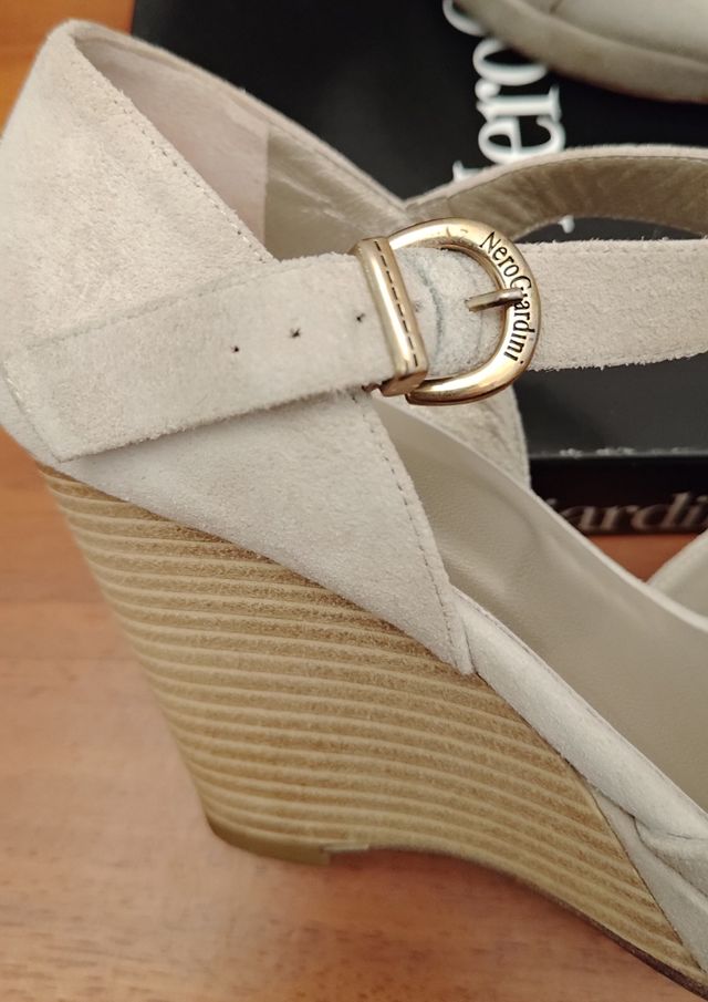 Sandali Nero Giardini colore avorio tacco alto