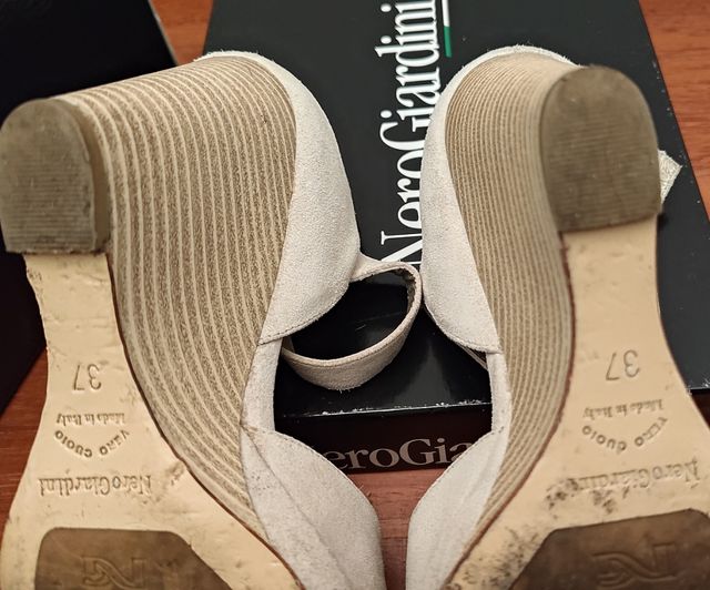 Sandali Nero Giardini colore avorio tacco alto