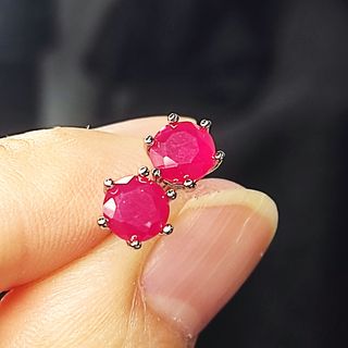 pendientes de rubíes naturales