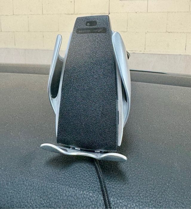 Soporte móvil recargable coche