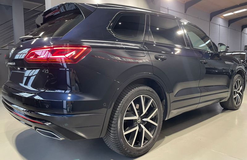 Volkswagen Touareg R-Line Indiv Eleg 3.0 V6 TDI Tip 4M 2022, foto 3