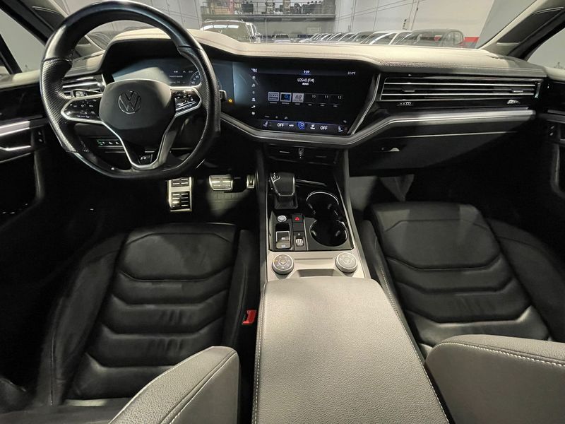 Volkswagen Touareg R-Line Indiv Eleg 3.0 V6 TDI Tip 4M 2022, foto 6