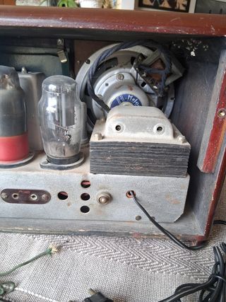 Radio antigua Clarion 1948