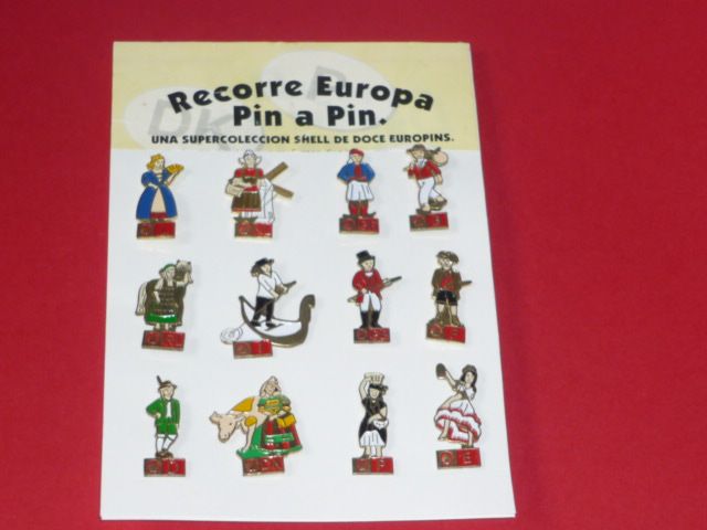 COLECCION 12 PINS GASOLINERAS SHELL, TRAJES PAISES