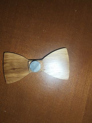 Se vende pajarita madera