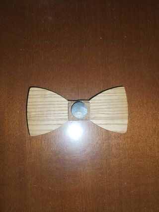 Se vende pajarita madera