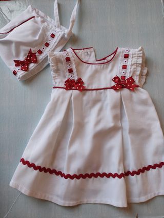 Vestido blanco y rojo con capota