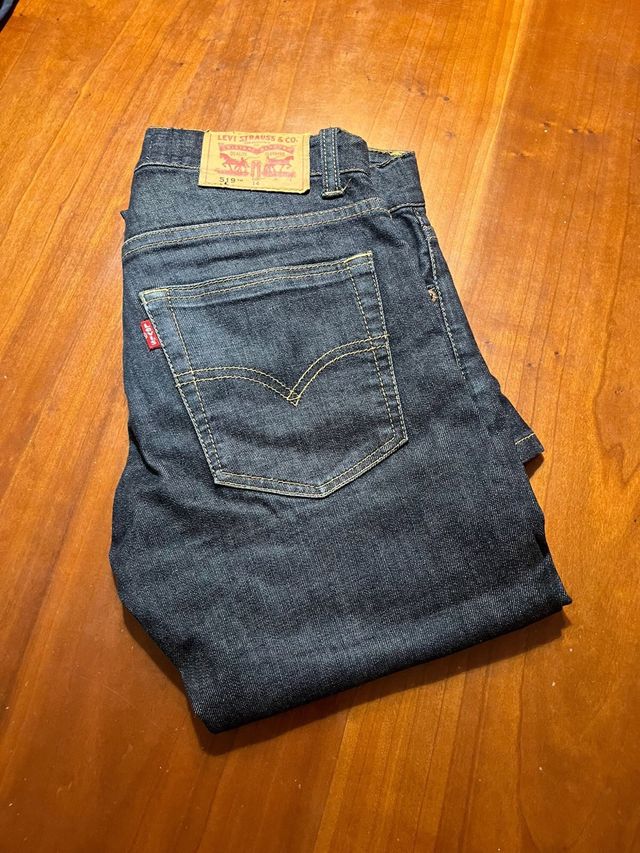 Pantalón vaquero Levi’s 519 T.14
