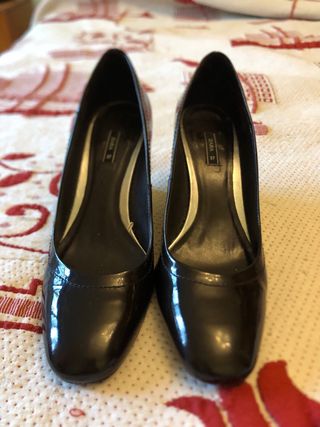 Zapatos de charol marca Zara talla 37