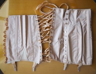 FAJA CORSÉ con ballenas SCARLET talla 80