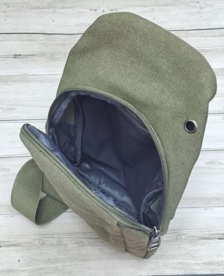 OFERTA! MOCHILA BANDOLERA LONA VERDE. NUEVA