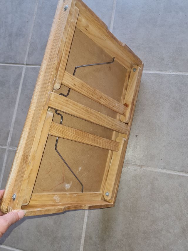 Bandeja mesita auxiliar con patas tablero elevable