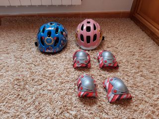Casco niña/a. Protectores codo/rodilla