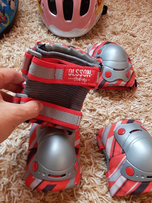 Casco niña/a. Protectores codo/rodilla