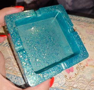 Cenicero azul con purpurina cuadrado