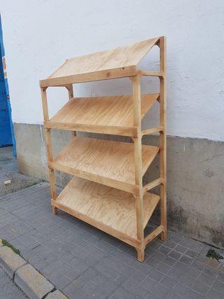 Estanterías fruteras y llanas de madera